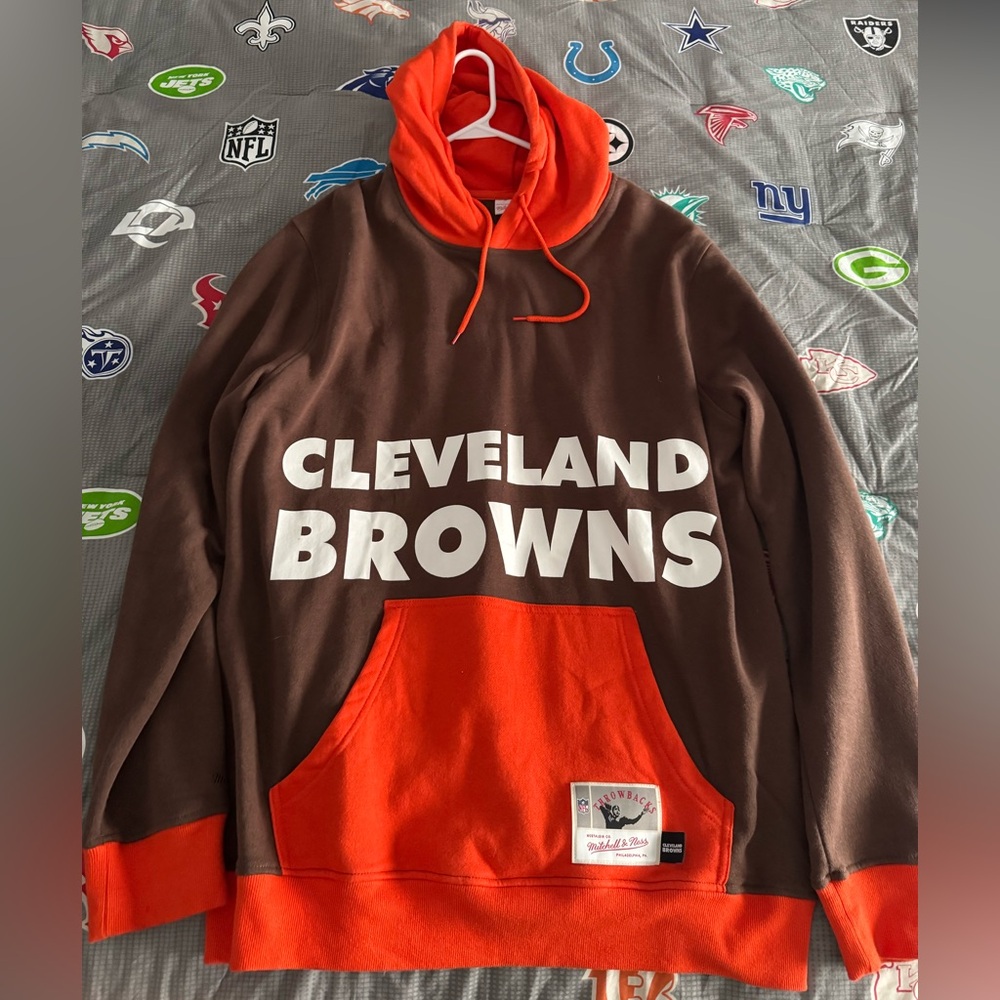 Mitchell & Ness Cleveland Browns Hoodie Size XXL (WORN ONCE)